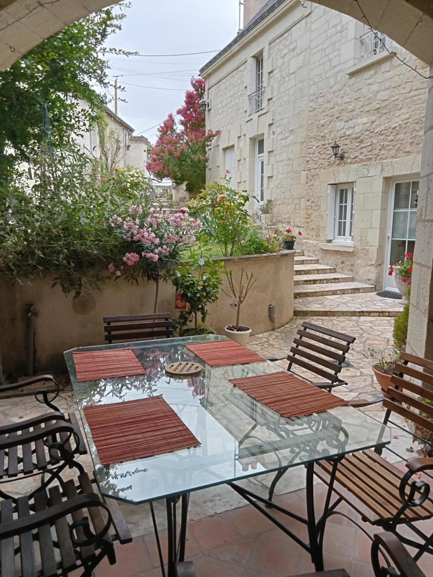 Esprit Troglo Villa Beaumont-en-Véron Exterior photo